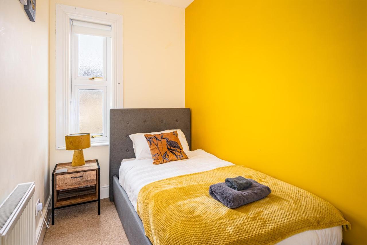 Fantastic, Spacious 3 Bedroom House With Garden Bath Exterior photo
